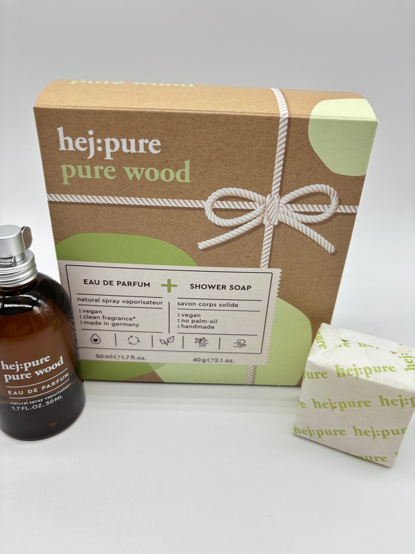 hej:pure pure wood Eau de Parfum 50 ml + Seife mit Sheabutter & Almond Oil Geschenkset
